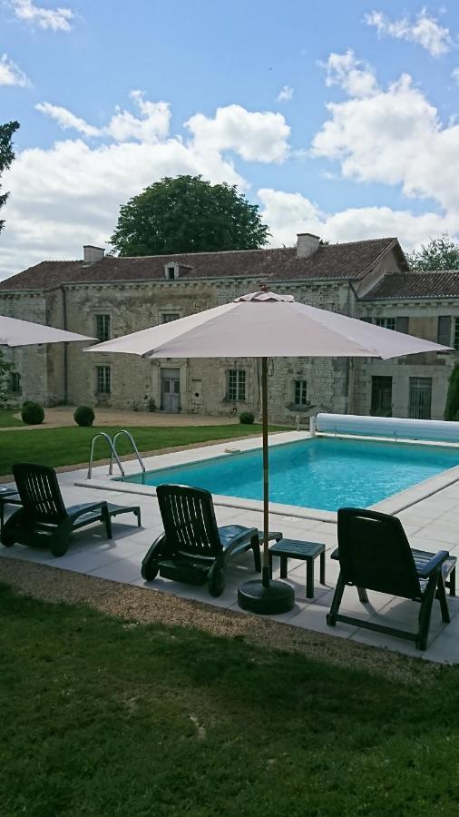Domaine De Bourgville Monts-sur-Guesnes Екстер'єр фото