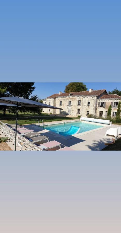 Domaine De Bourgville Monts-sur-Guesnes Екстер'єр фото